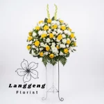 Standing Flower mawar kuning dan putih
